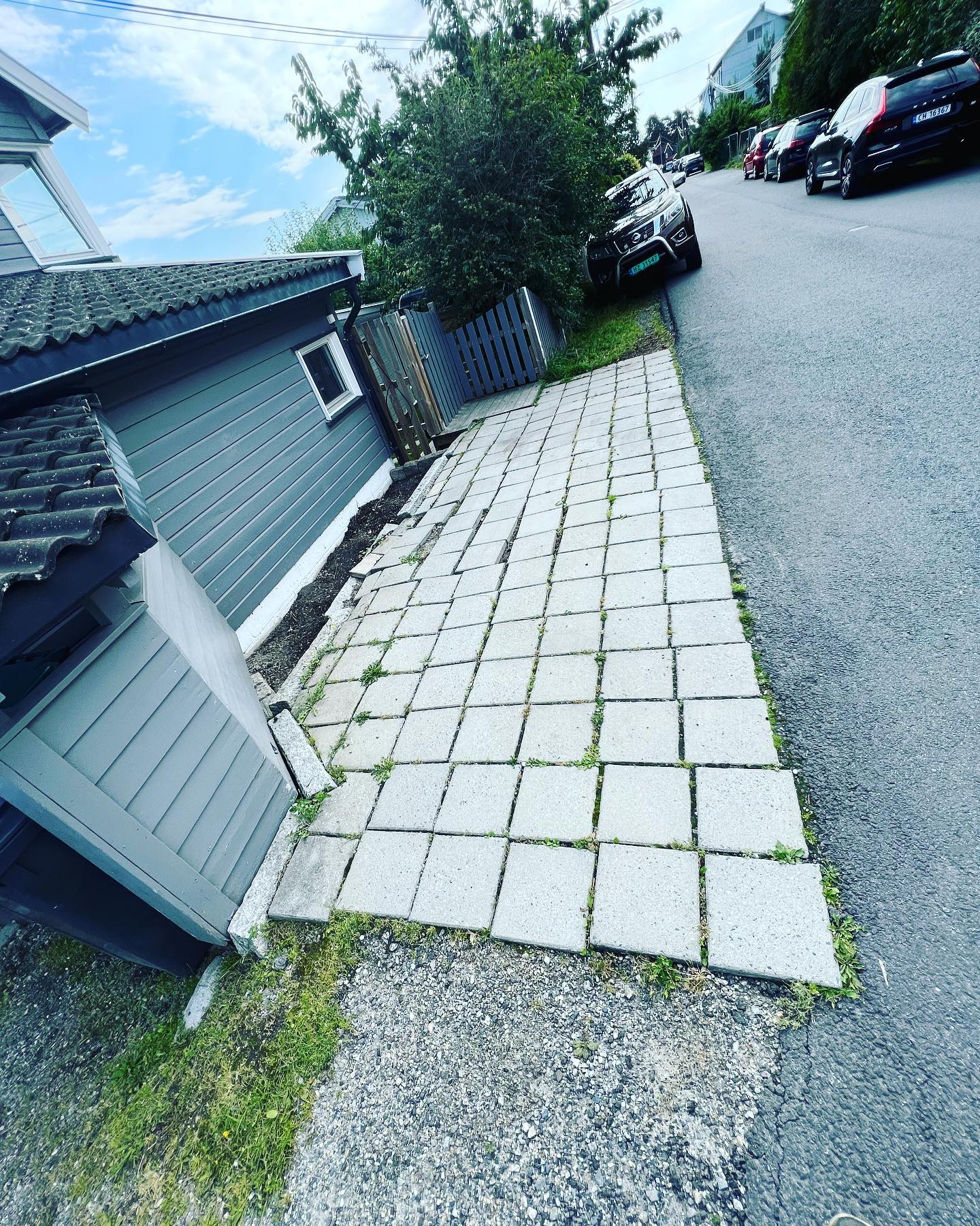Ny parkeringsplass med steinheller – bilde 5